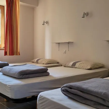 La Grange Saint-jacques Hostel